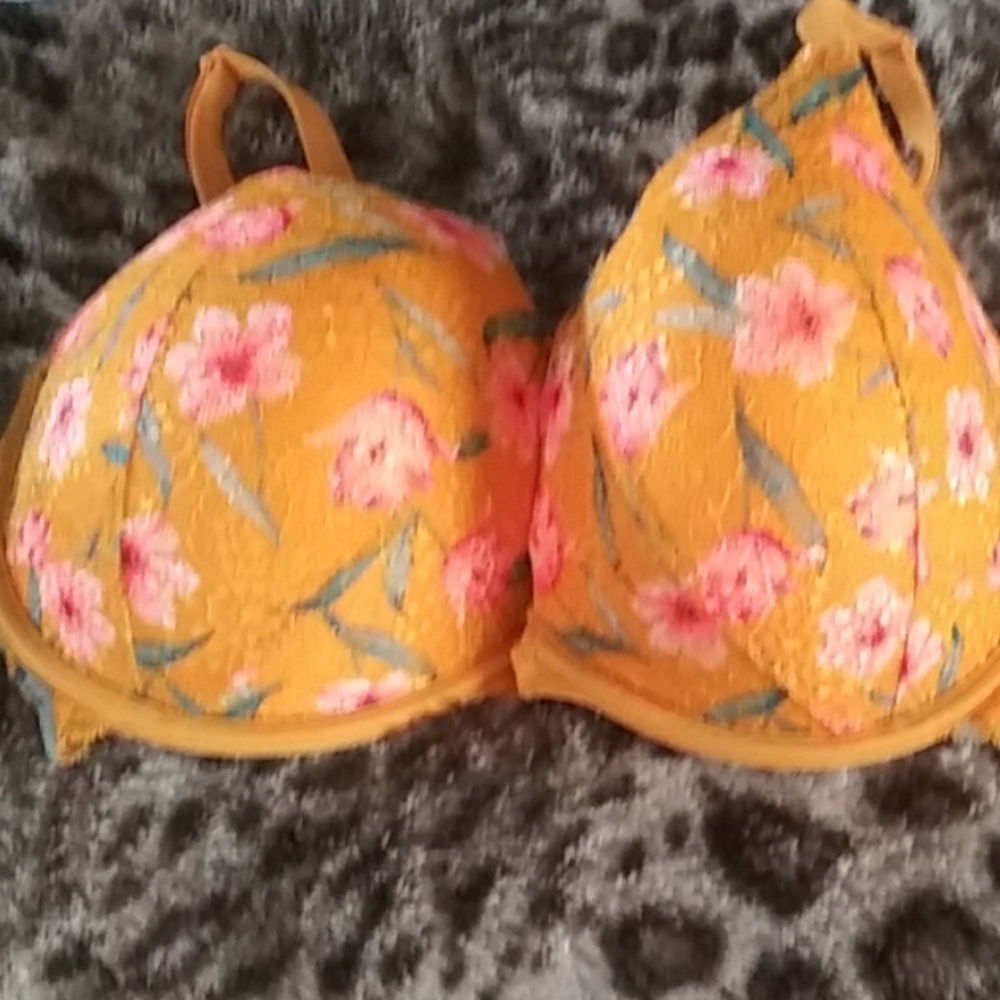 Victoria's Secret Pink date super push up 36 tripl